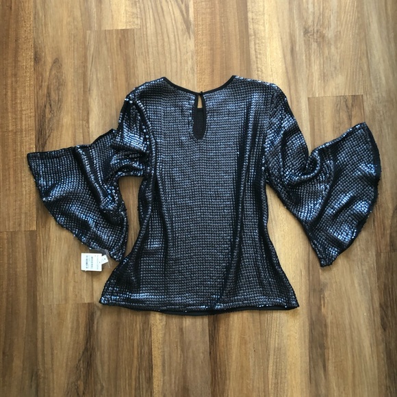 NWT Trouve Sequence Metallic Blouse M - Picture 2 of 10